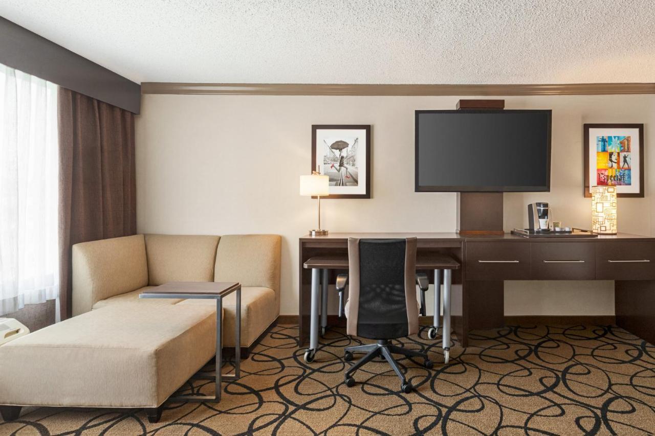 Holiday Inn Boston - Cambridge Area By Ihg Somerville Exterior foto