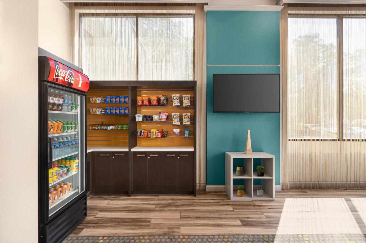 Holiday Inn Boston - Cambridge Area By Ihg Somerville Exterior foto