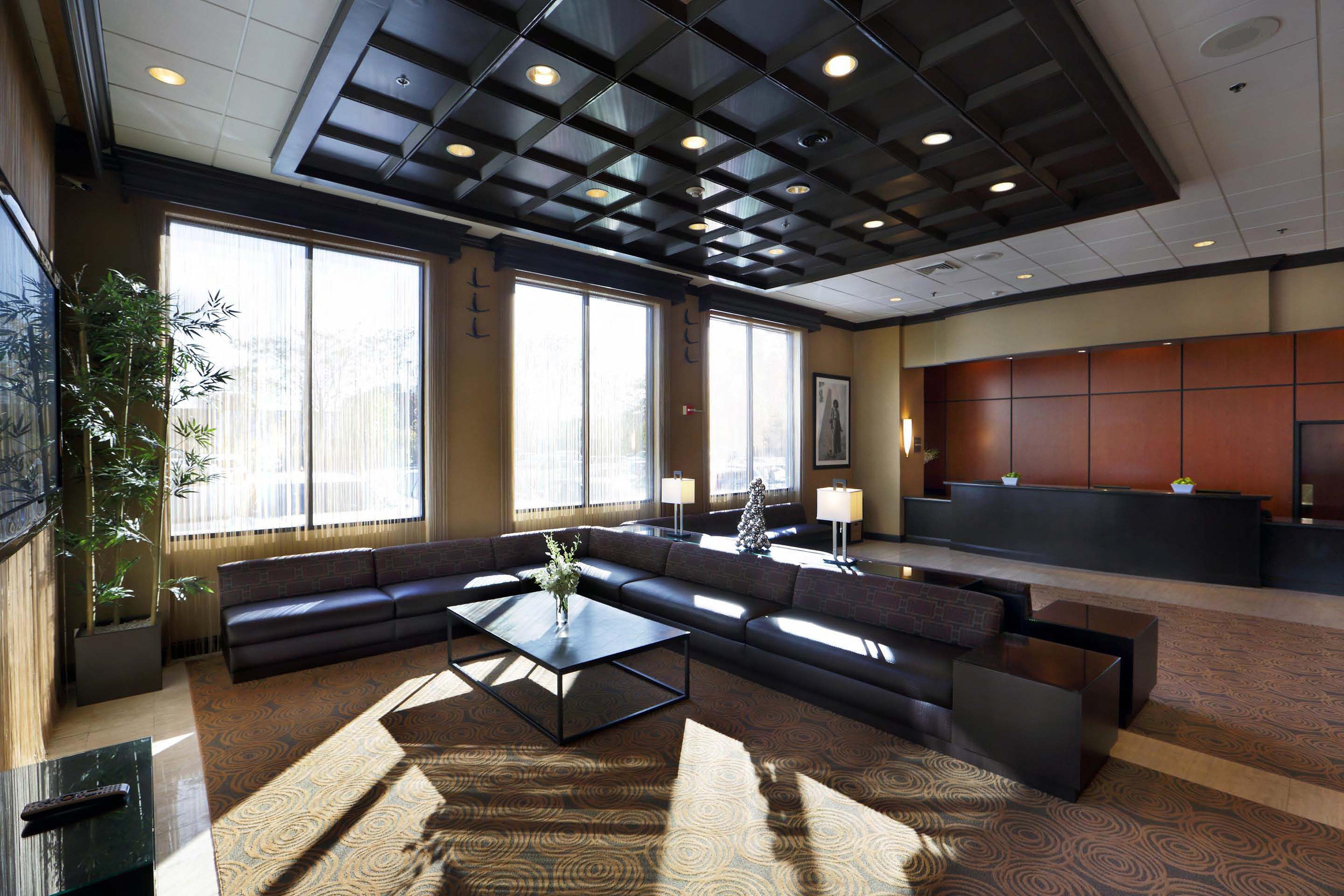 Holiday Inn Boston - Cambridge Area By Ihg Somerville Exterior foto