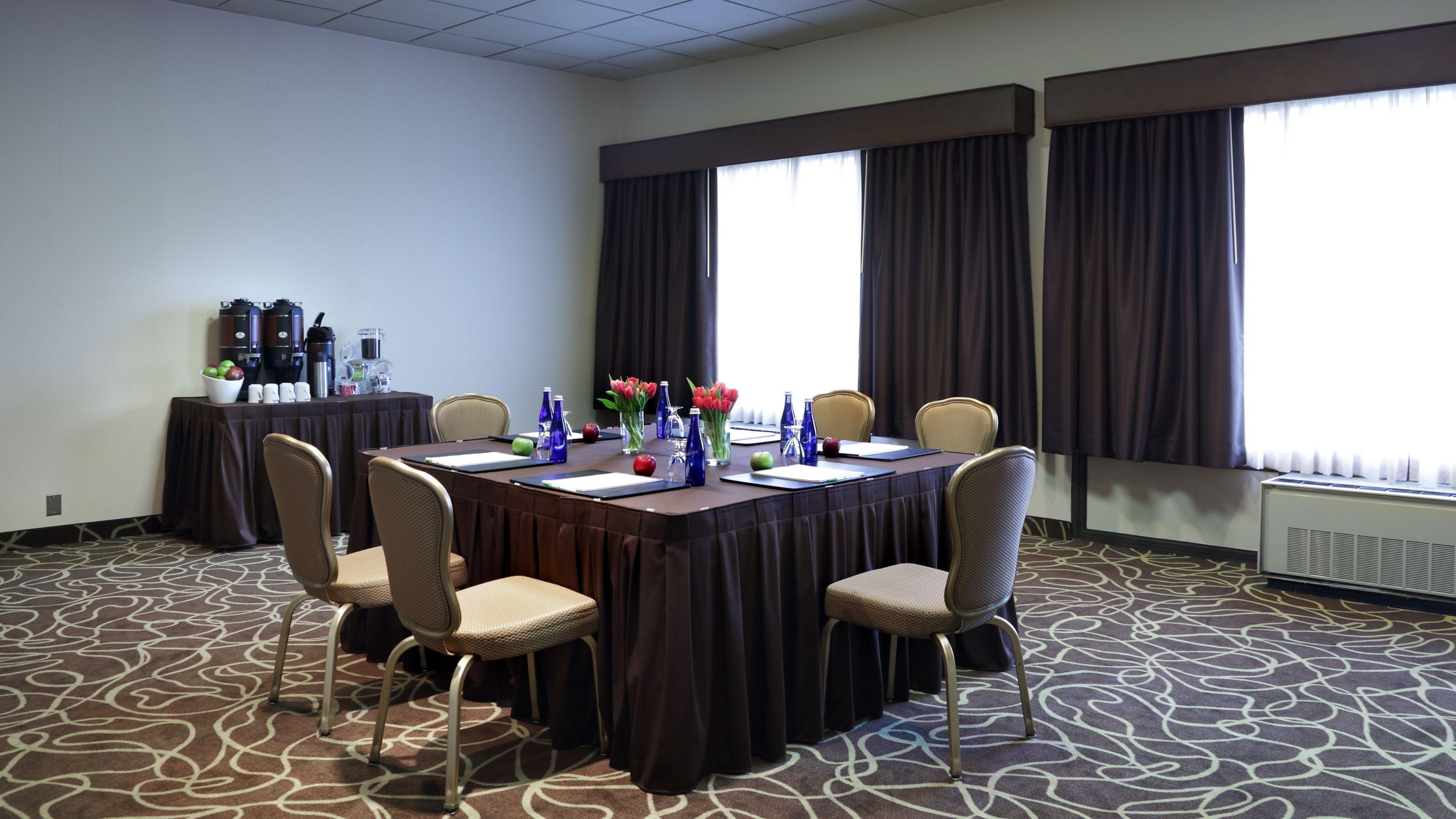 Holiday Inn Boston - Cambridge Area By Ihg Somerville Exterior foto