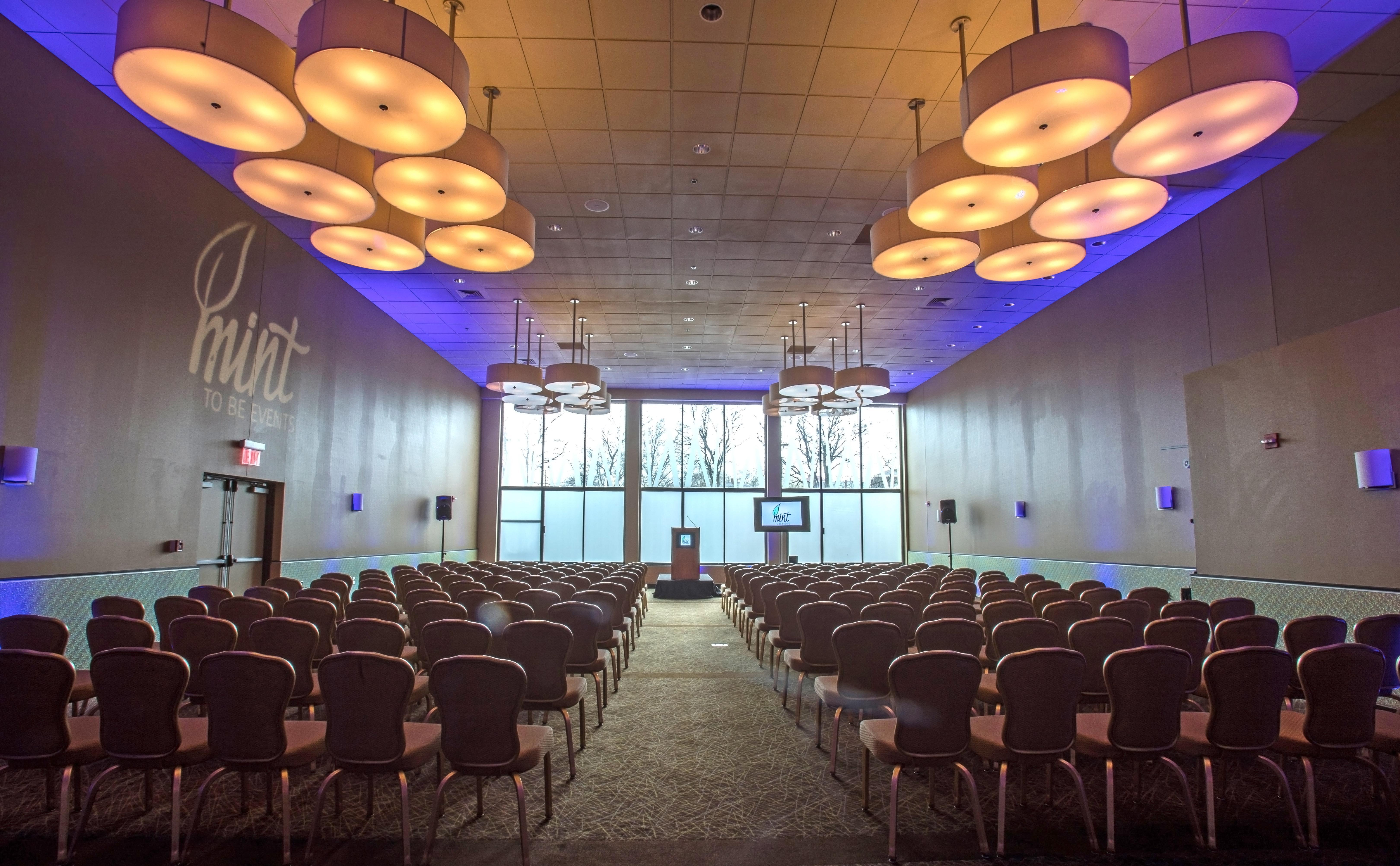 Holiday Inn Boston - Cambridge Area By Ihg Somerville Exterior foto