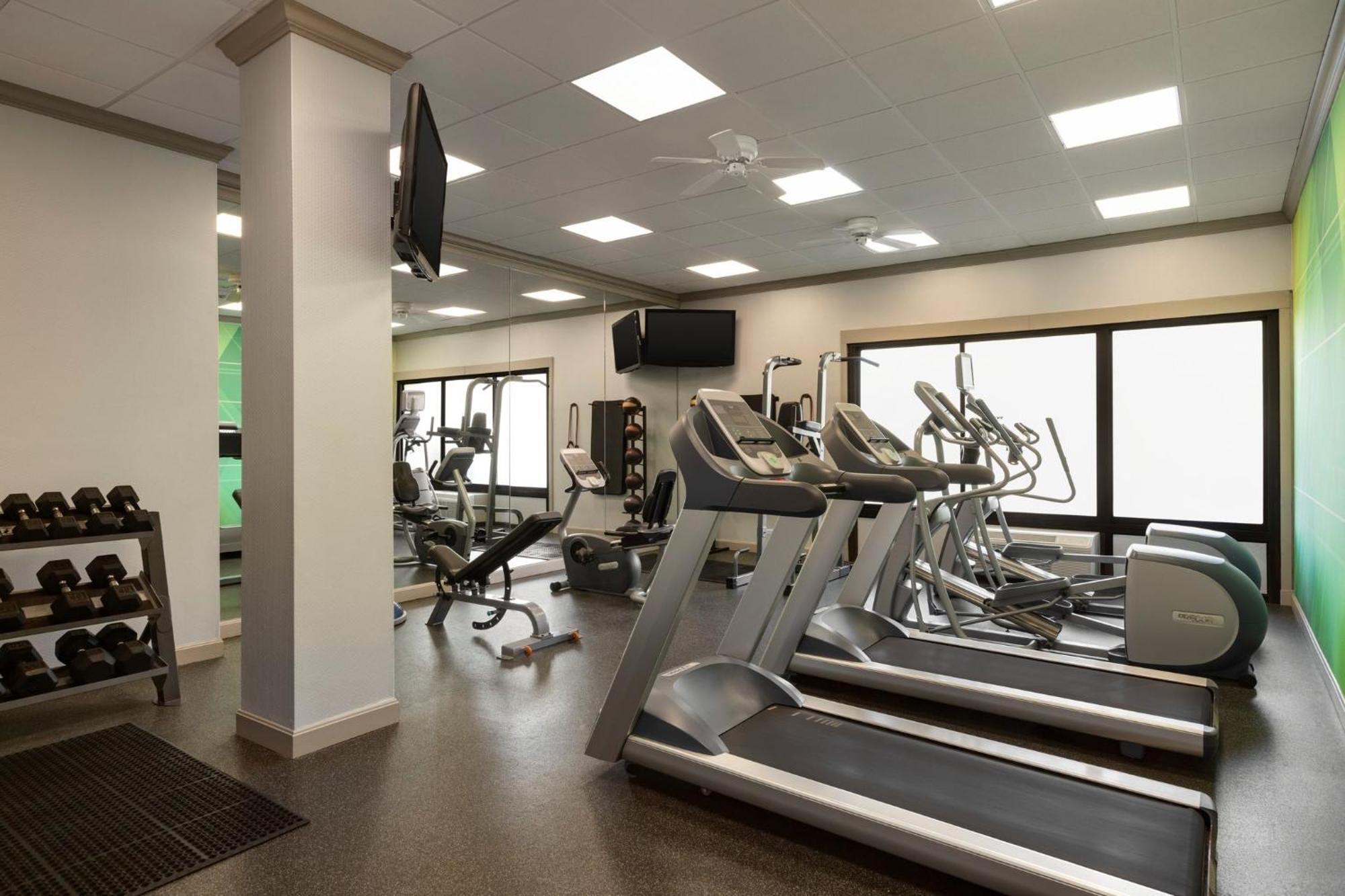 Holiday Inn Boston - Cambridge Area By Ihg Somerville Exterior foto